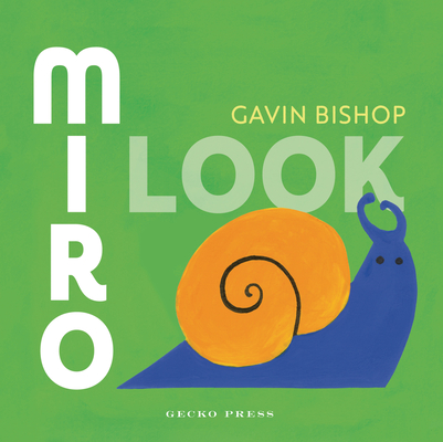 Miro / I Look (English and Spanish Edition)